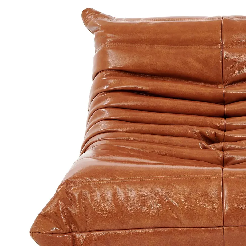 The leather lounge chair in cognac, view 3